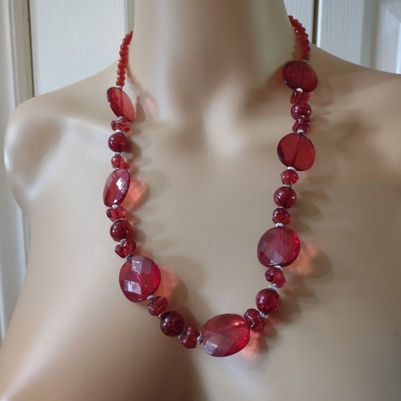 unbranded Jewelry - Red women's unbranded fashion necklace